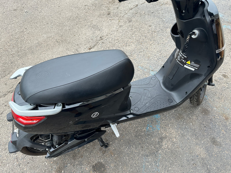 SWFT - MAXX Electric Moped Scooter w/ 38mi Max Operating Range & 19.8 mph Max Speed - Black