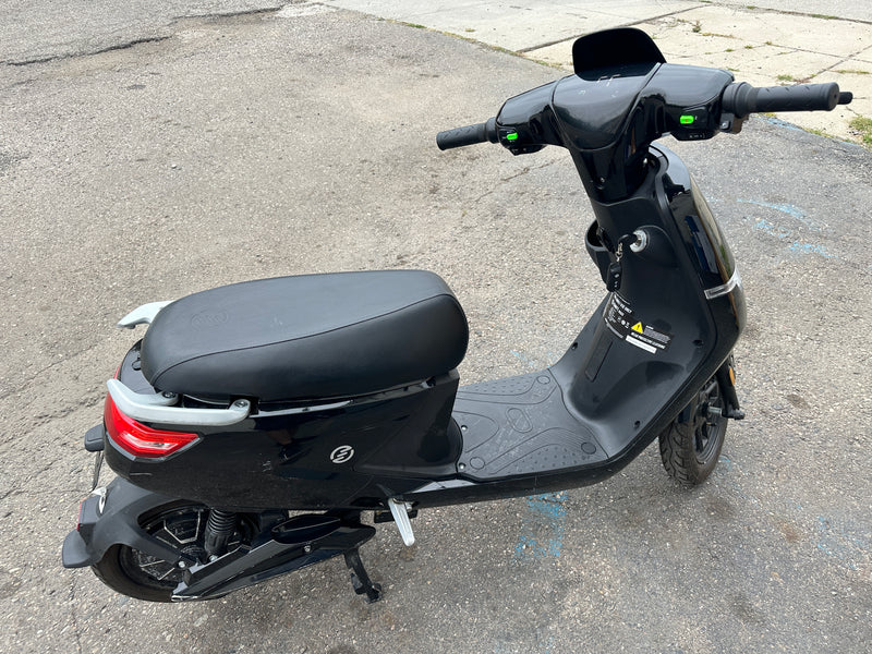 SWFT - MAXX Electric Moped Scooter w/ 38mi Max Operating Range & 19.8 mph Max Speed - Black