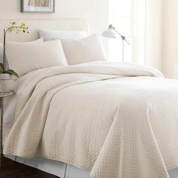 KING Merit Linens Premium Ultra Soft Herring Pattern Quilted Coverlet Set