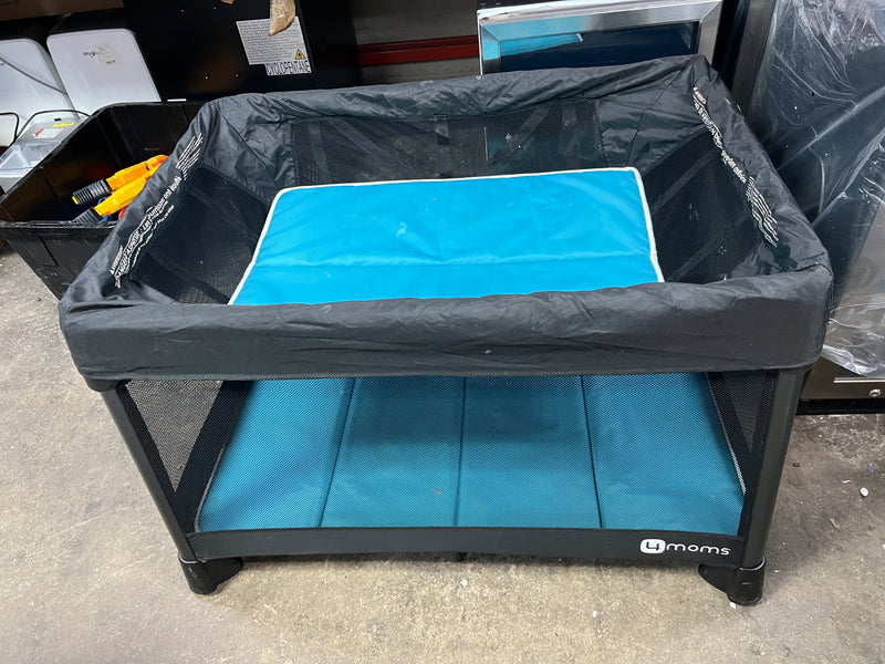 4 Moms Playard